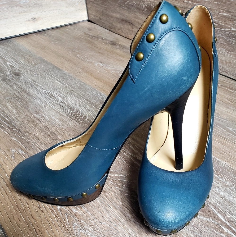 Guess platform heels